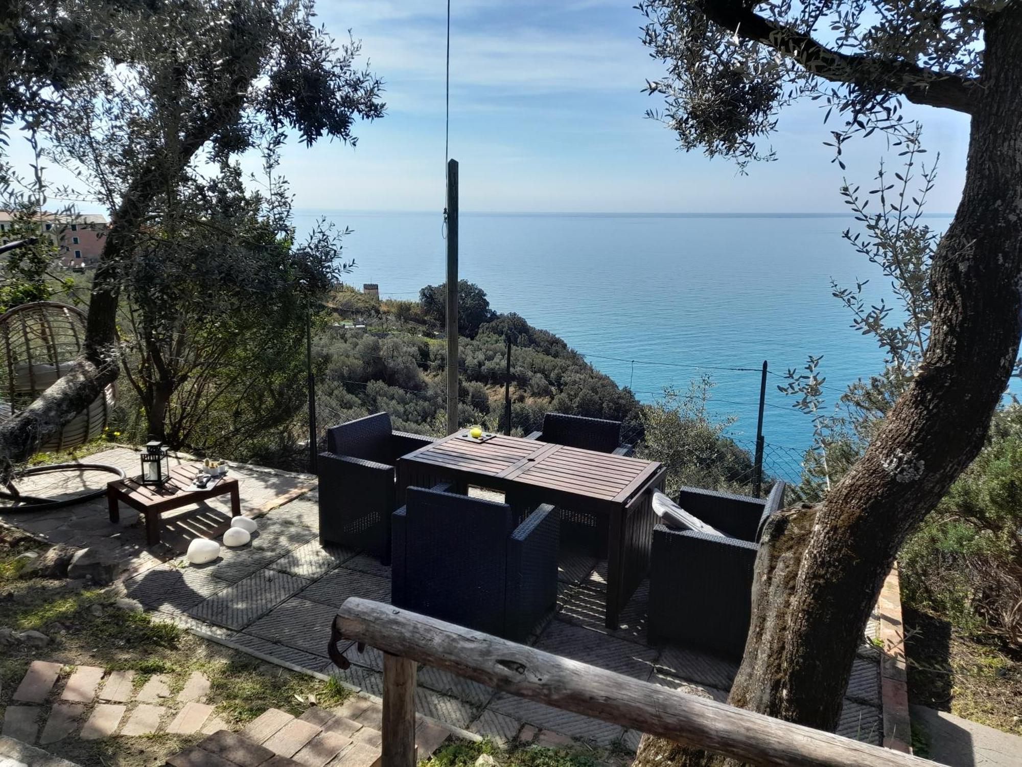 Corner Of Paradise Near Cinque Terre Фрамура Стая снимка